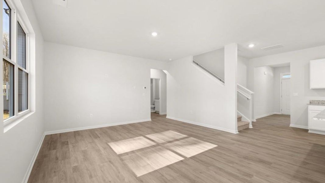 Spacious, unfurnished interior of a new home in Oconee Overlook, Gainesville (Image 13).