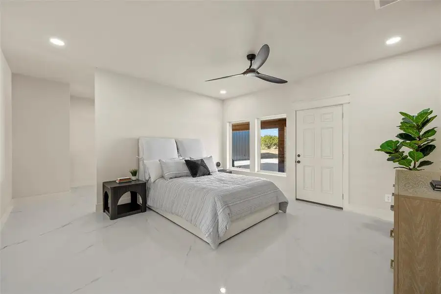 Bedroom to Closet Bedroom to Closet