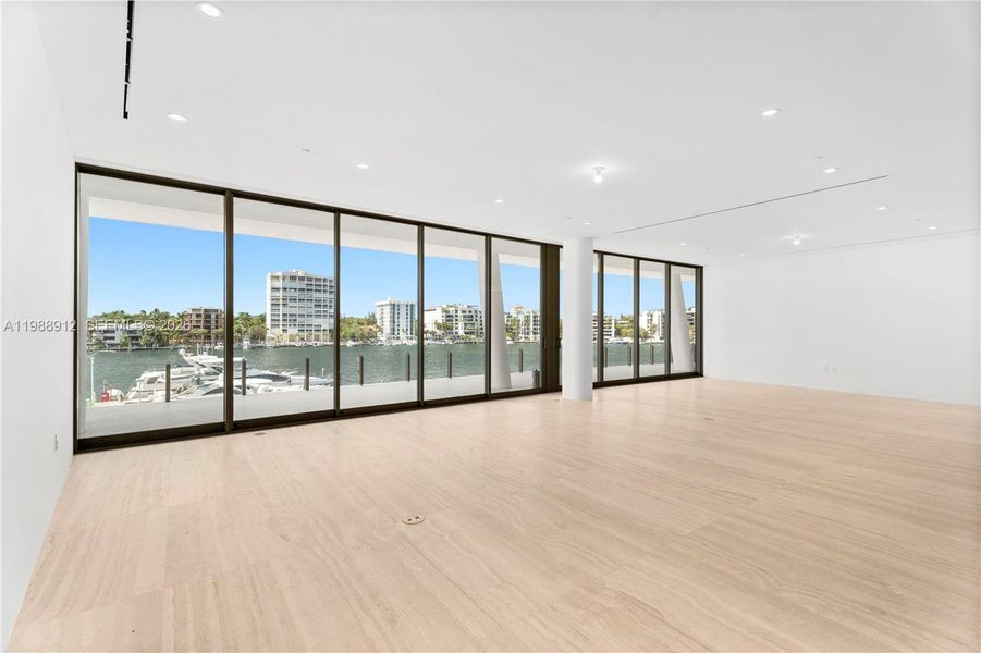 Spacious, unfurnished interior of a new home in , Miami (Image 22).
