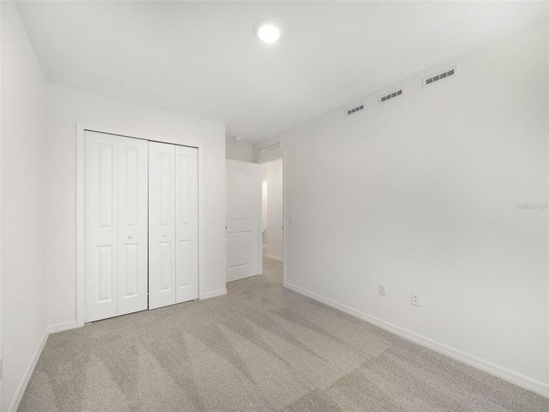 Spacious, unfurnished interior of a new home in Towns at Greenleaf, Oviedo (Image 19).