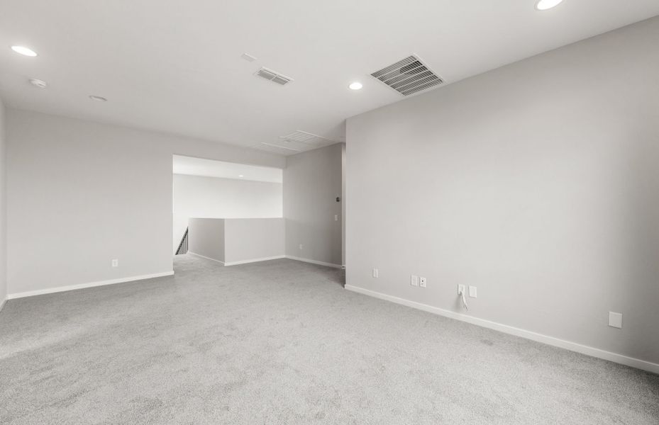 Spacious, unfurnished interior of a new home in Artisan at Asante, Surprise (Image 31).