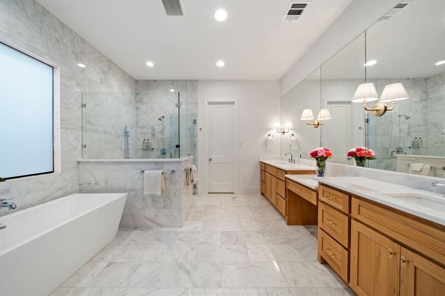 Furnished interior view inside a new home in , Dallas (Image 18). Furnished interior view inside a new home in , Dallas (Image 18).