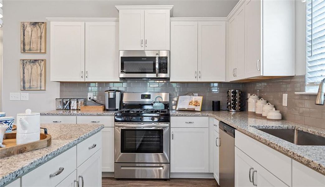 Furnished interior view inside a new home in Saddle Ridge, Calhoun (Image 11).