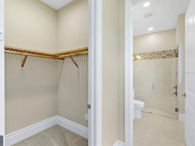 Spacious, unfurnished interior of a new home in , Sarasota (Image 71).