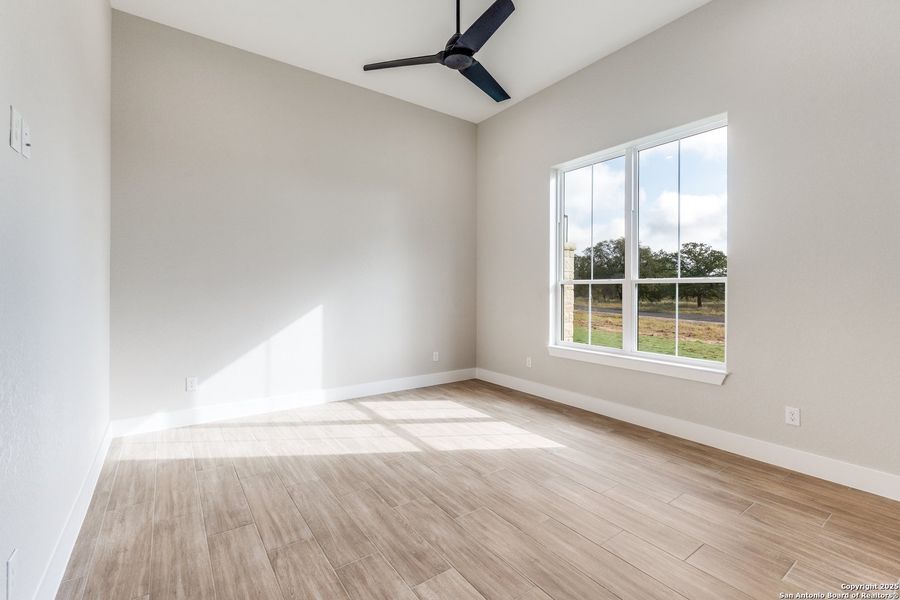 Spacious, unfurnished interior of a new home in , Adkins (Image 19).