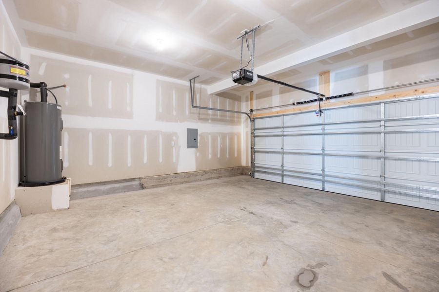 Spacious, unfurnished interior of a new home in Harbor Crossing, Greensboro (Image 22).