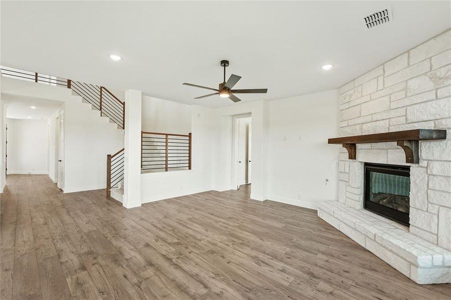 Spacious, unfurnished interior of a new home in Glenbrook, Red Oak (Image 21).