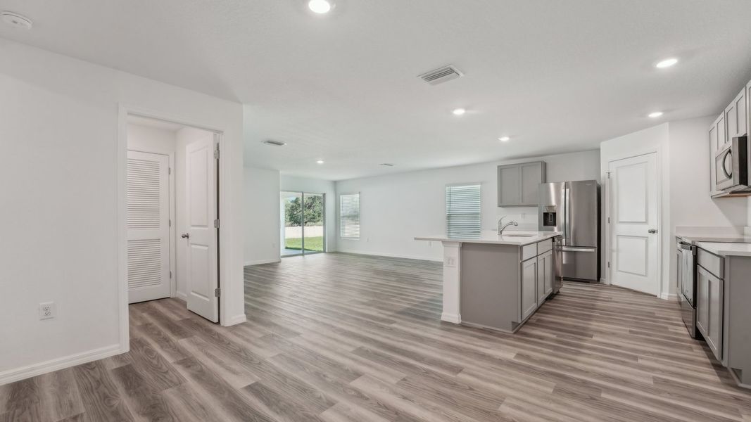 Image 21 representing the Lakeside by D.R. Horton in Abbott Park, Zephyrhills, FL. Image 21 representing the Lakeside by D.R. Horton in Abbott Park, Zephyrhills, FL.