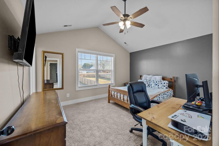 Primary Bedroom - Upper Level