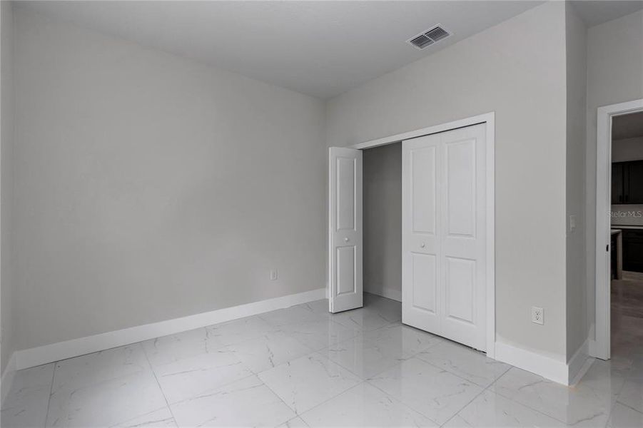 Spacious, unfurnished interior of a new home in , Ocala (Image 23).