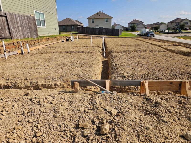 Site preparation for new homesites in , Willis (Image 5).