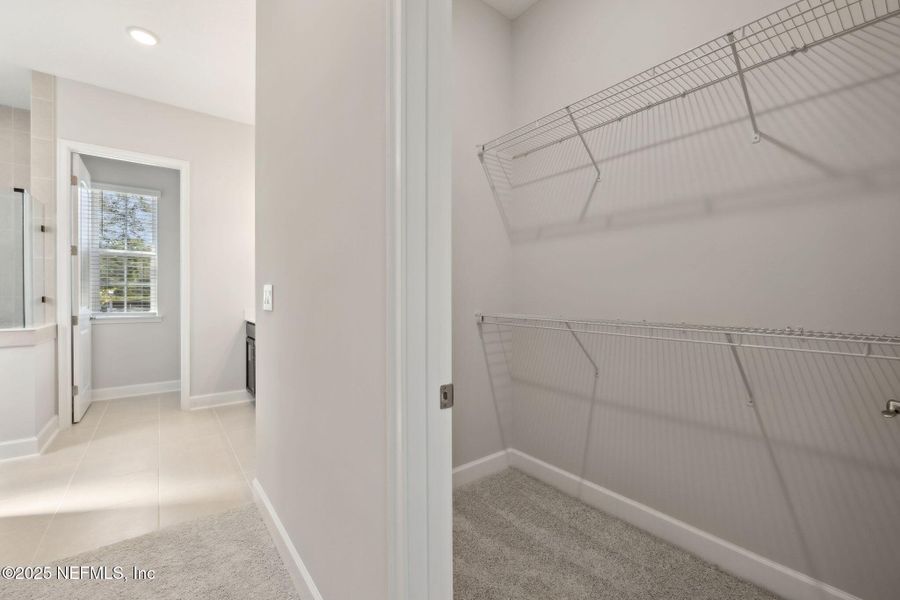 Spacious, unfurnished interior of a new home in Katie Cove, Jacksonville (Image 23).