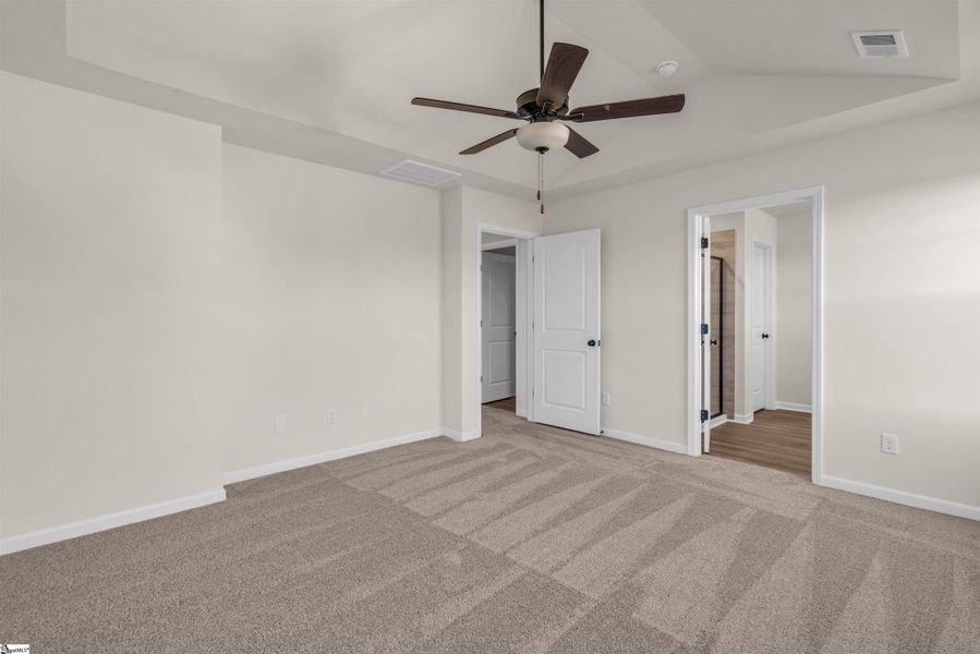 Spacious, unfurnished interior of a new home in Halton Oaks, Spartanburg (Image 20).