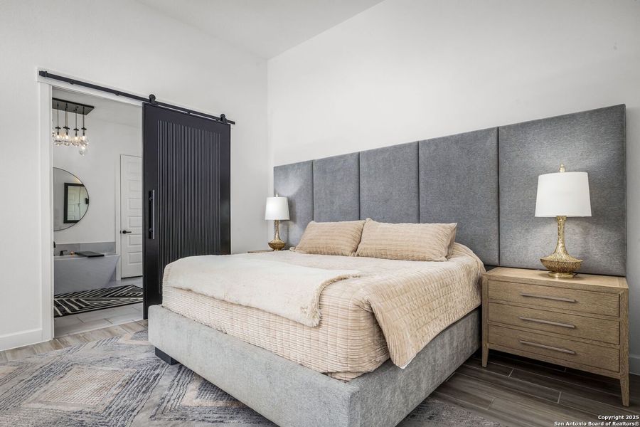 Furnished interior view inside a new home in Vintage Oaks, New Braunfels (Image 8). Furnished interior view inside a new home in Vintage Oaks, New Braunfels (Image 8).