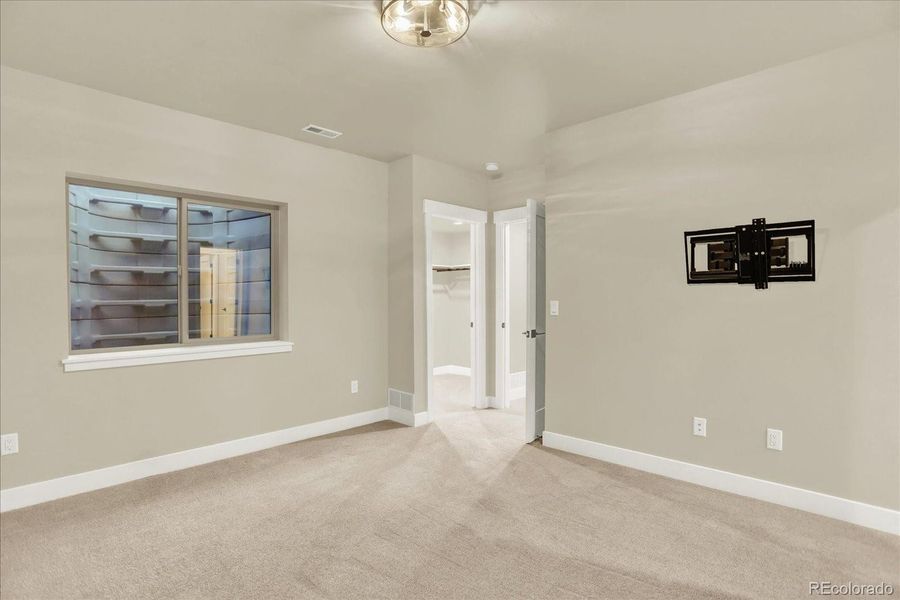 Spacious, unfurnished interior of a new home in , Colorado Springs (Image 20).