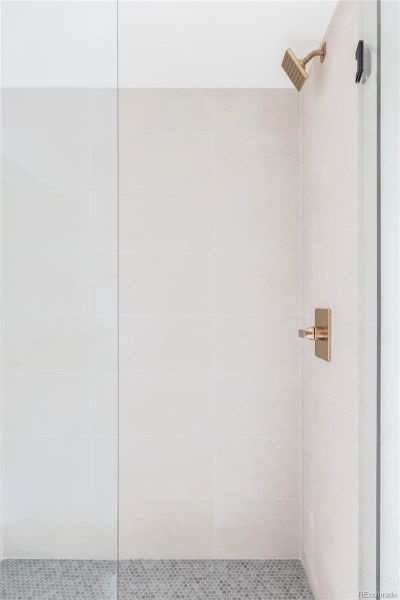 Image 36 of a home in .