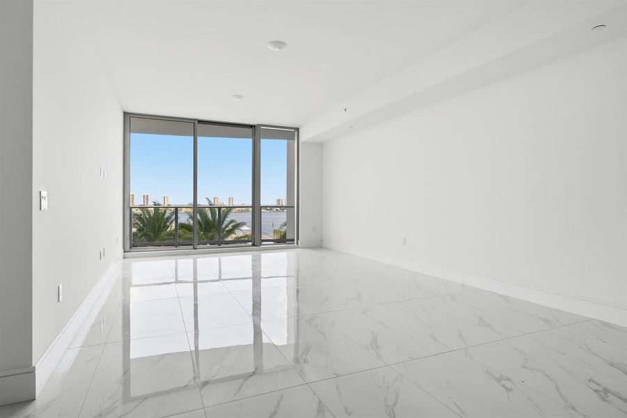 220-LAKESHORE-DRIVE-804-33403-002 220-LAKESHORE-DRIVE-804-33403-002