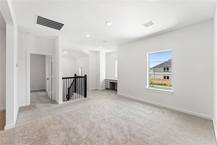 Spacious, unfurnished interior of a new home in Cross Creek Ranch 45' 70', Fulshear (Image 21).