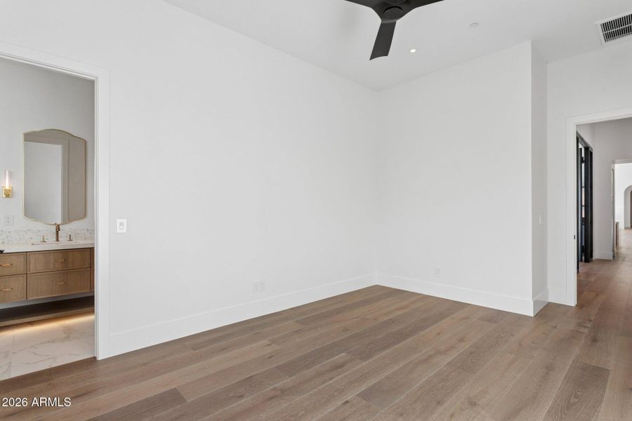 60-web-or-mls-6610-n-mountain-view-rd