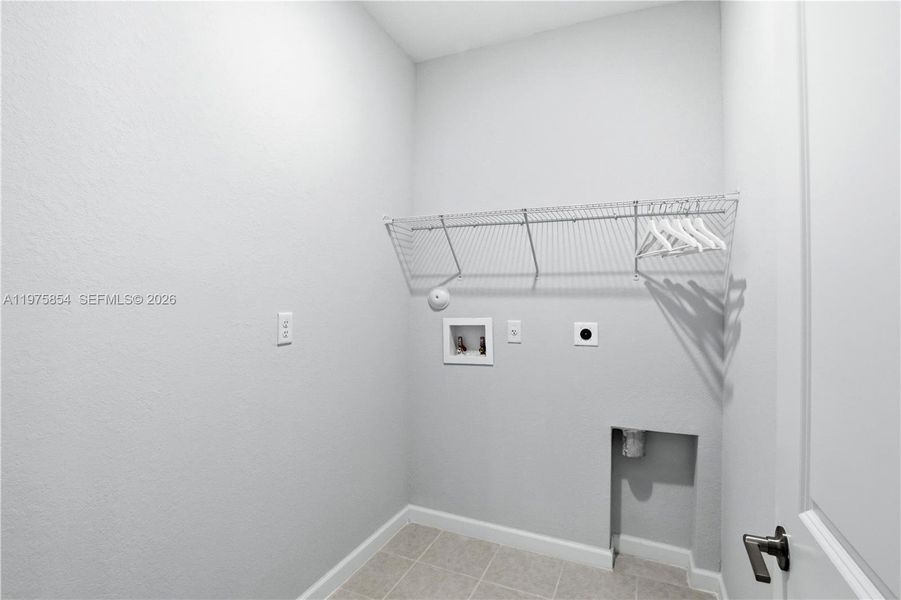 Spacious, unfurnished interior of a new home in , Miami (Image 21).
