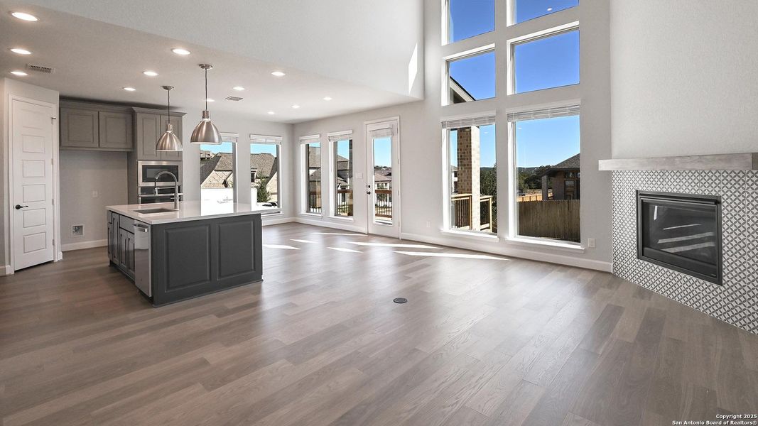 Spacious, unfurnished interior of a new home in Johnson Ranch 55', Bulverde (Image 20). Spacious, unfurnished interior of a new home in Johnson Ranch 55', Bulverde (Image 20).