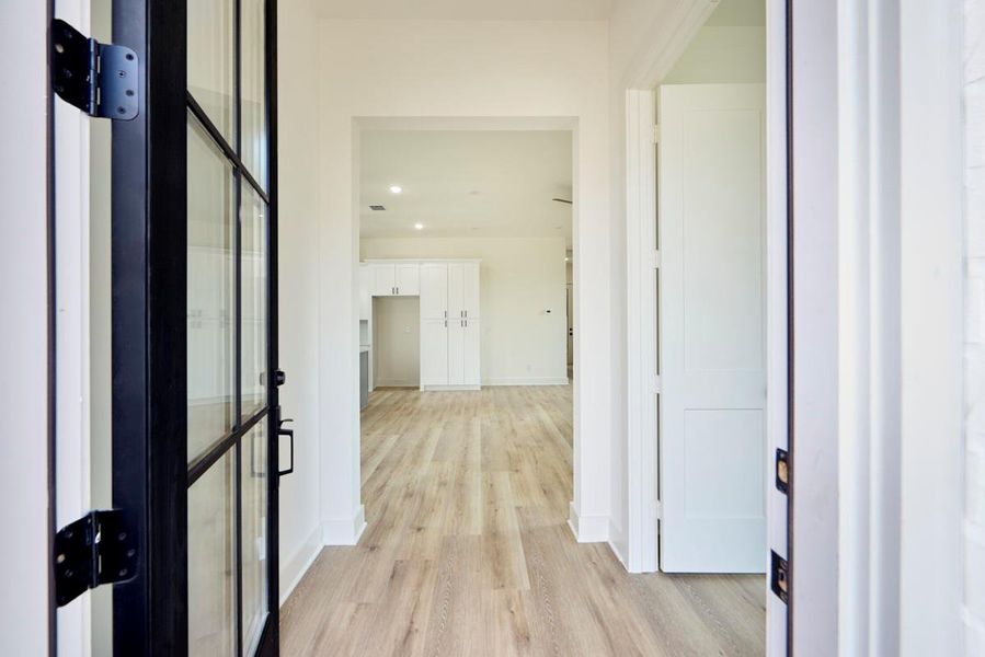 Spacious, unfurnished interior of a new home in , Houston (Image 19).