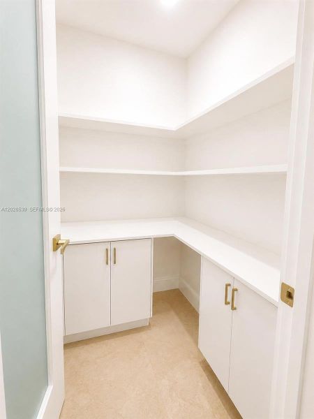 Spacious, unfurnished interior of a new home in , North Fort Myers (Image 20).