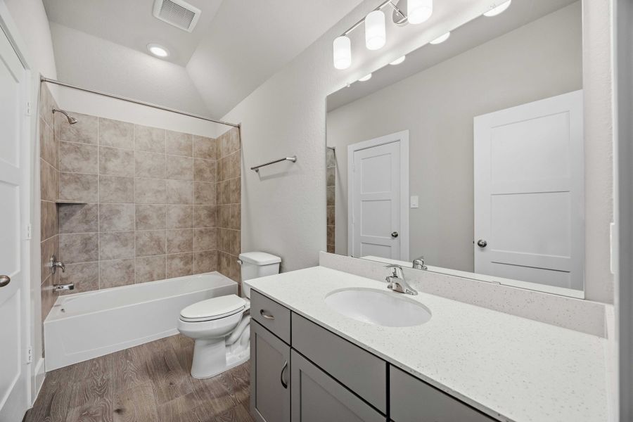 Furnished interior view inside a new home in Laurel Landing, Alvin (Image 12).