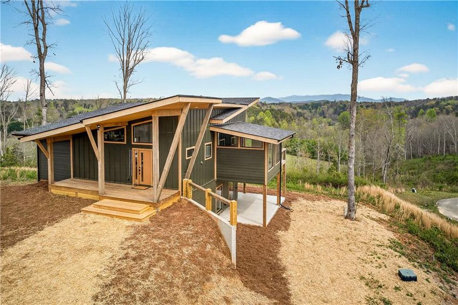 Exterior details and patio area of a home in , Ellijay (Image 21).