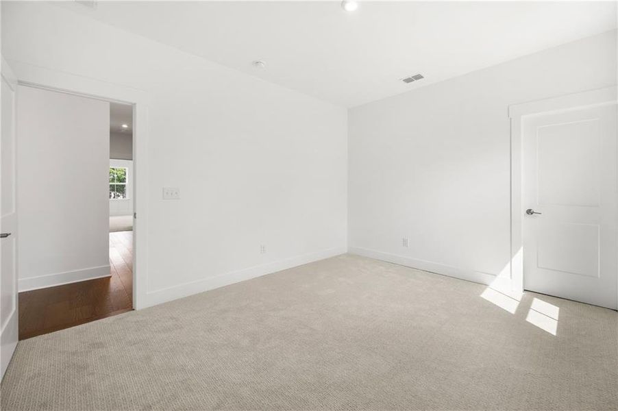 Spacious, unfurnished interior of a new home in Sterling Pointe, Cumming (Image 54). Spacious, unfurnished interior of a new home in Sterling Pointe, Cumming (Image 54).
