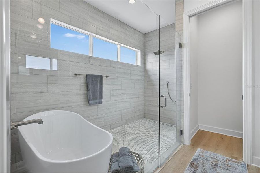 Furnished interior view inside a new home in , Cape Coral (Image 9).