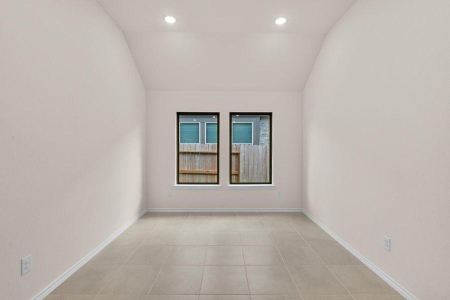 Spacious, unfurnished interior of a new home in Grand Central Park, Conroe (Image 15).