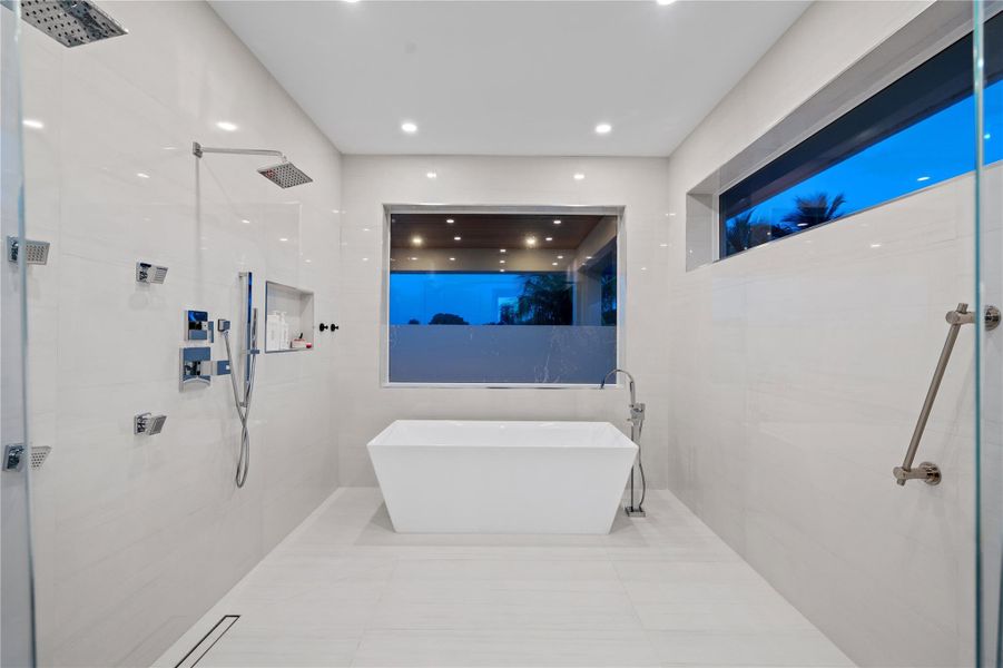 Furnished interior view inside a new home in , Pompano Beach (Image 26).