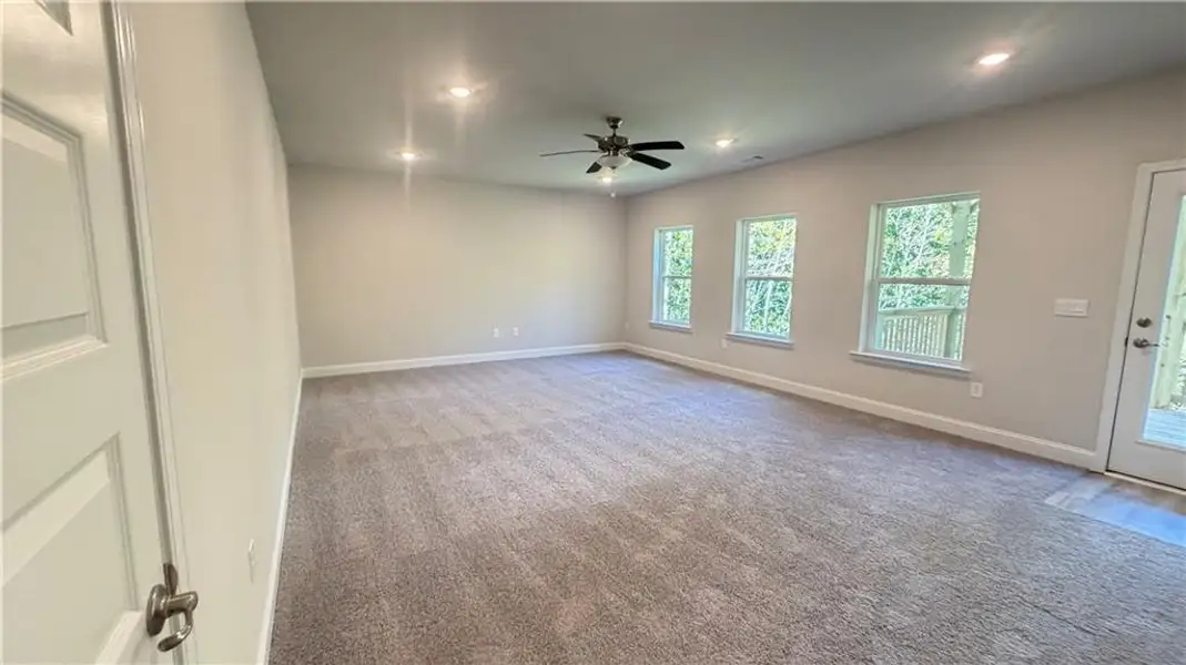 Spacious, unfurnished interior of a new home in Habersham Meadows, Demorest (Image 20).