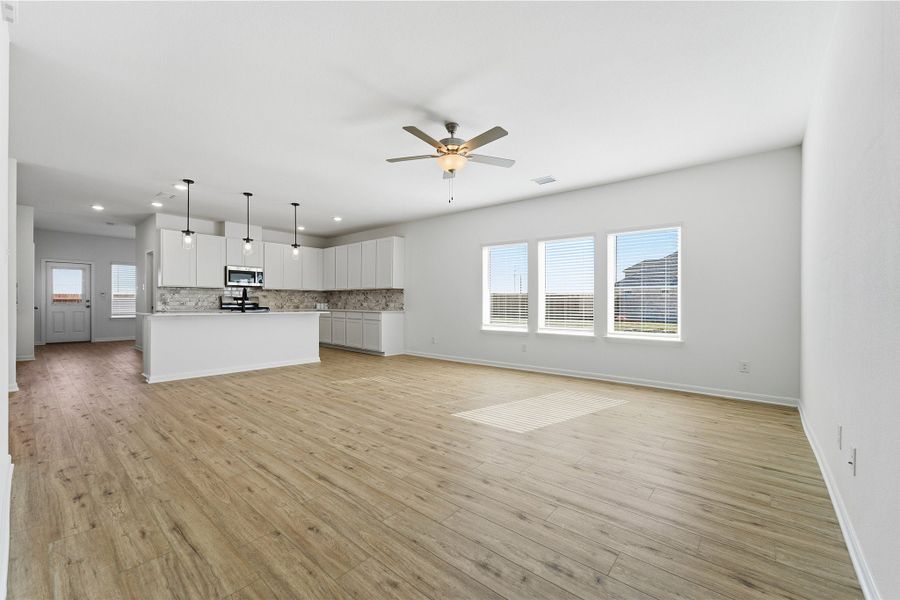 Spacious, unfurnished interior of a new home in Pebblebrook, Sherman (Image 20).