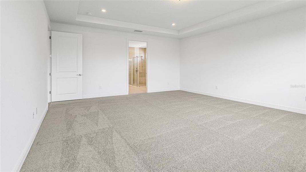 Spacious, unfurnished interior of a new home in Woodland Preserve, Parrish (Image 32).