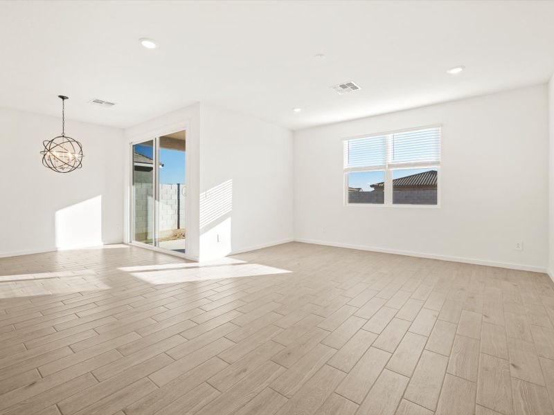 Spacious, unfurnished interior of a new home in Allure Vista Reserve Series, Buckeye (Image 11).