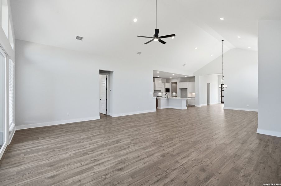 Spacious, unfurnished interior of a new home in Potranco Oaks, Castroville (Image 33).
