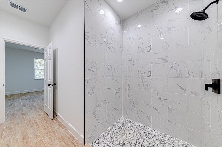 Furnished interior view inside a new home in , Ocklawaha (Image 10).