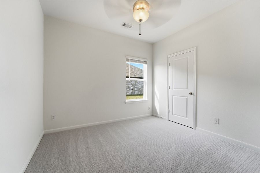 Spacious, unfurnished interior of a new home in Saddlebrook Estates, Waxahachie (Image 45). Spacious, unfurnished interior of a new home in Saddlebrook Estates, Waxahachie (Image 45).