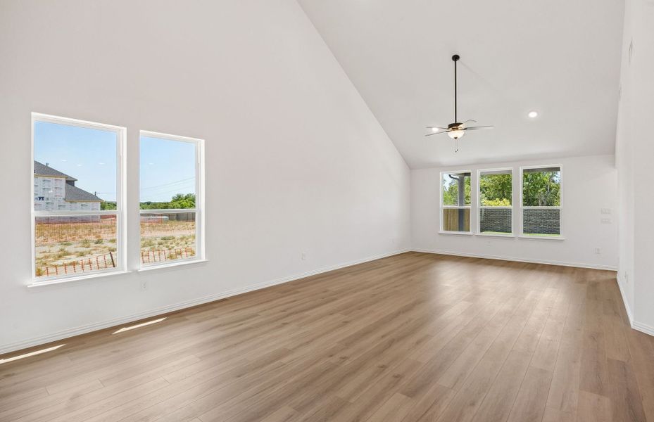 Spacious, unfurnished interior of a new home in Highland Lakes, McKinney (Image 24).