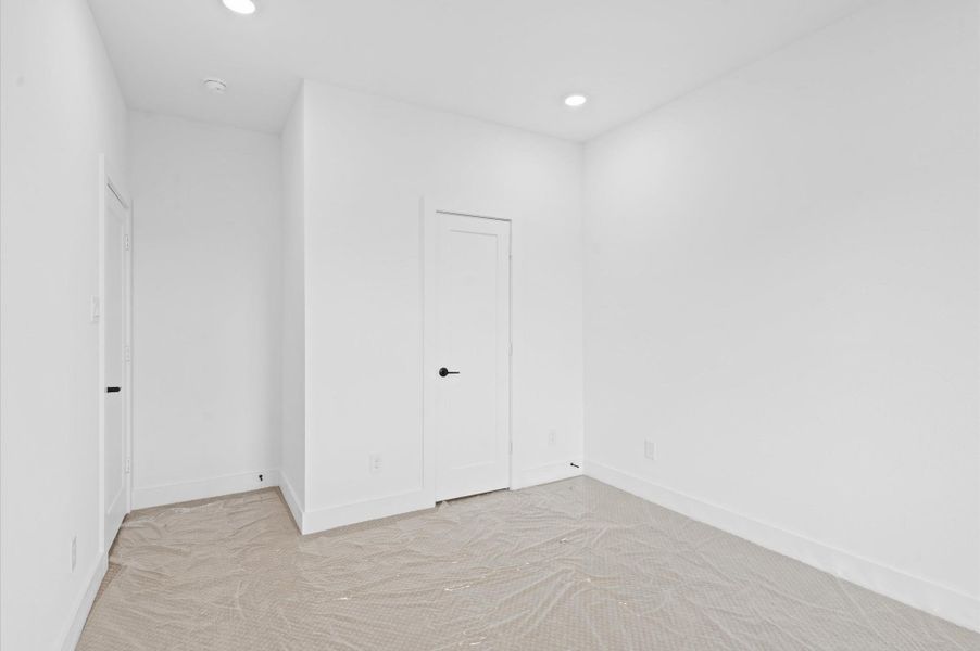 Spacious, unfurnished interior of a new home in , Houston (Image 31).