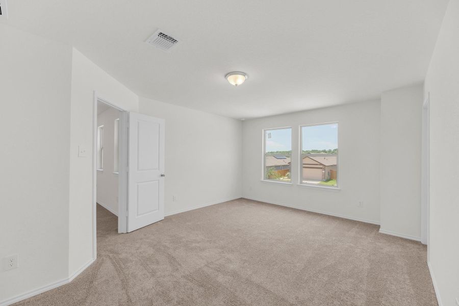 Spacious, unfurnished interior of a new home in Sonterra - Cool Water, Jarrell (Image 25).