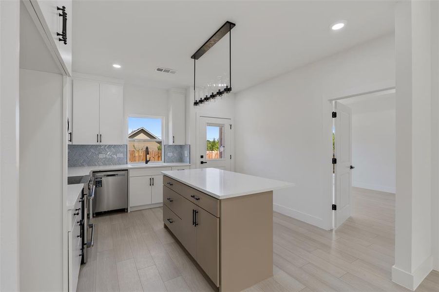 Furnished interior view inside a new home in , Granbury (Image 8). Furnished interior view inside a new home in , Granbury (Image 8).