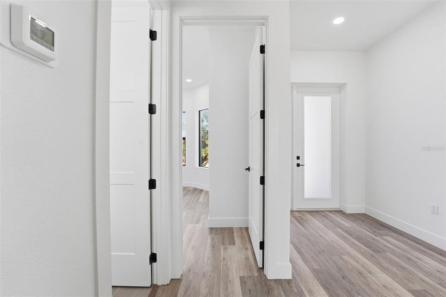 Spacious, unfurnished interior of a new home in , Port Charlotte (Image 20).