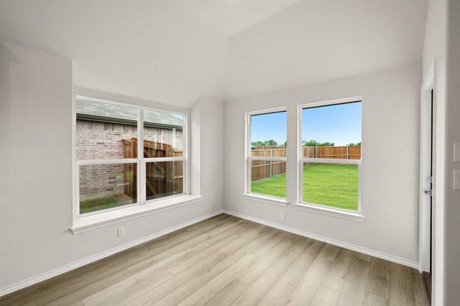 Spacious, unfurnished interior of a new home in Meadow Park at The Meadows, Ponder (Image 17).