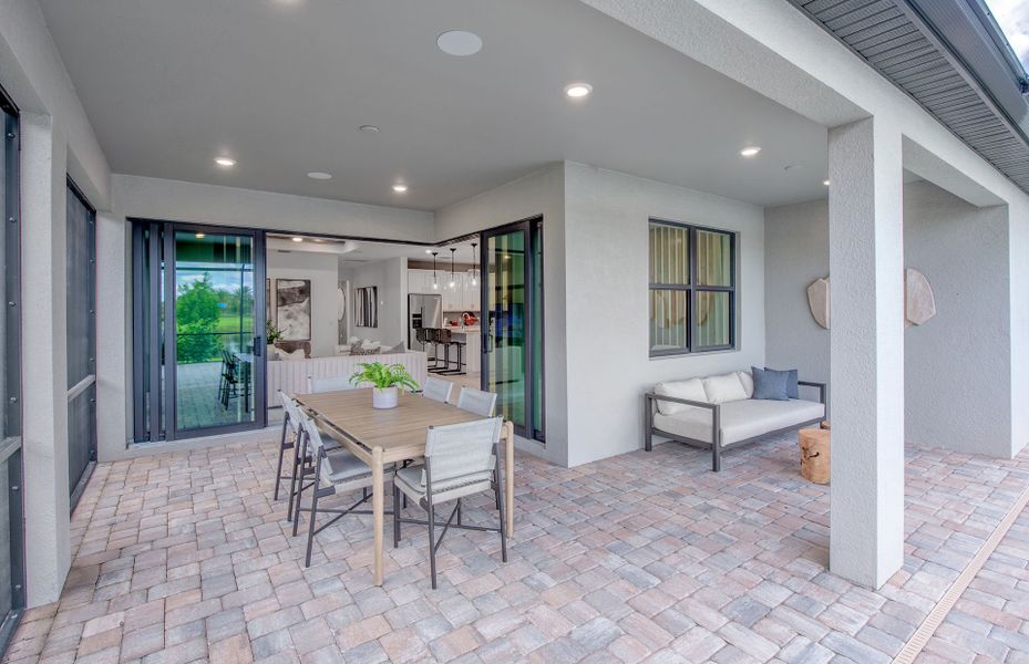 Covered lanai, great for outdoor living Covered lanai, great for outdoor living