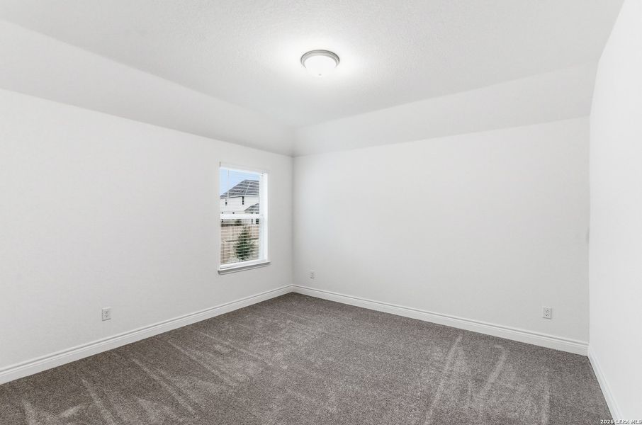 Spacious, unfurnished interior of a new home in Davis Ranch, San Antonio (Image 37).