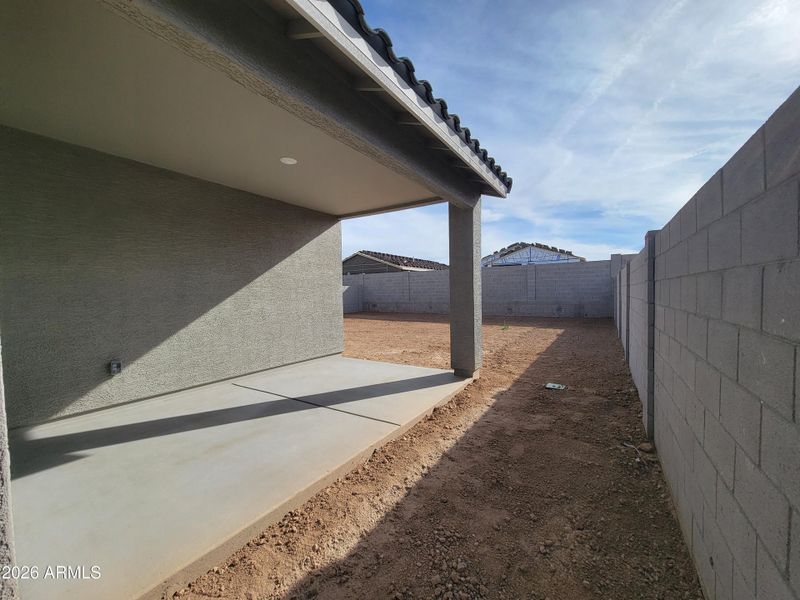 1000063523 1000063523