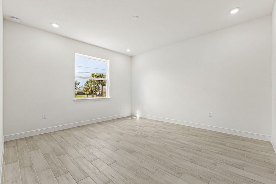 Spacious, unfurnished interior of a new home in Cape Coral, Cape Coral (Image 17). Spacious, unfurnished interior of a new home in Cape Coral, Cape Coral (Image 17).